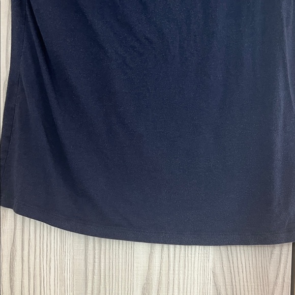 Banana Republic Navy Short Sleeve Tee - Picture 5 of 5